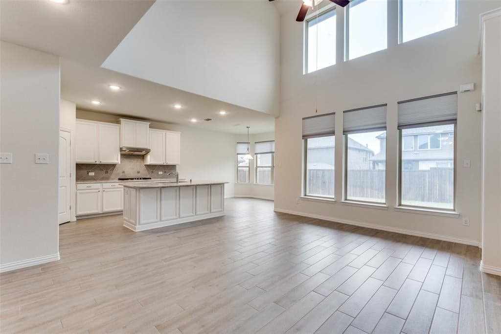 1233 Prairie Lake Path