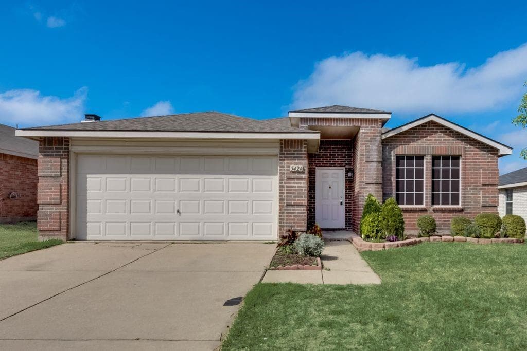 5424 Comanche Wells Dr