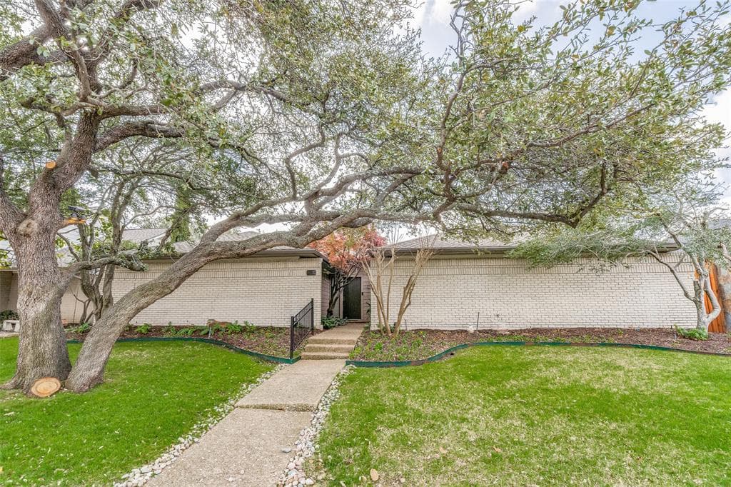 6214 Black Berry Ln
