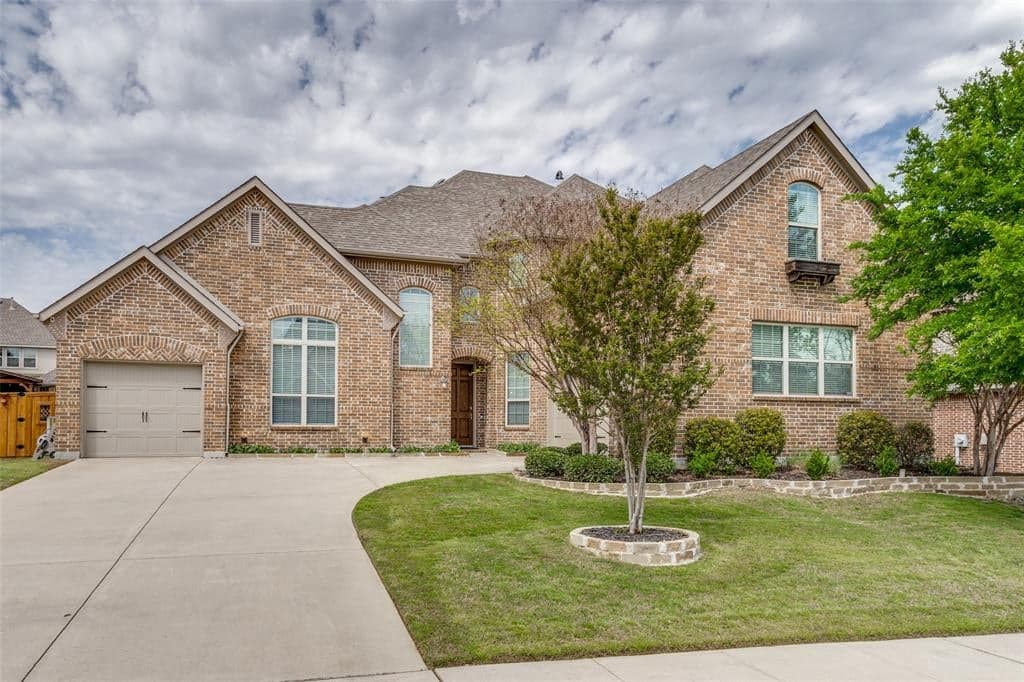 7815 Glen Hollow Ln