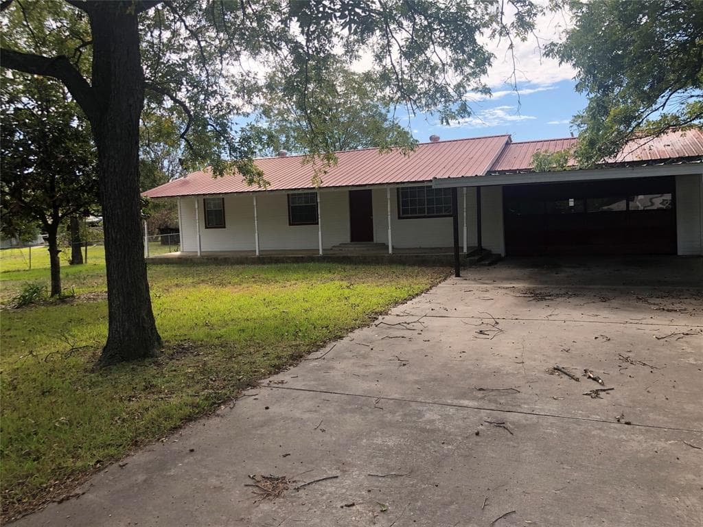 214 E Main St