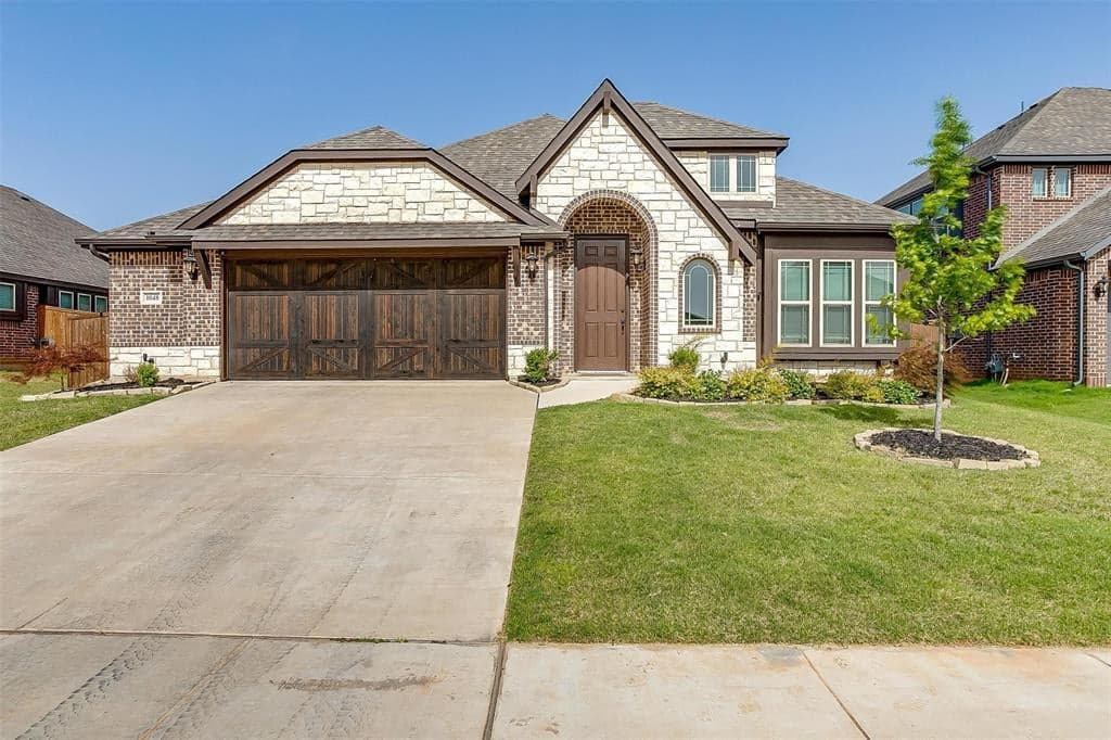 1048 Scarlet Oak Dr
