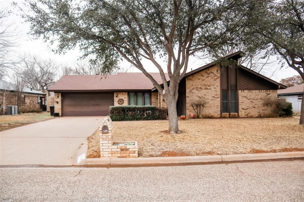 3234 Falcon Dr