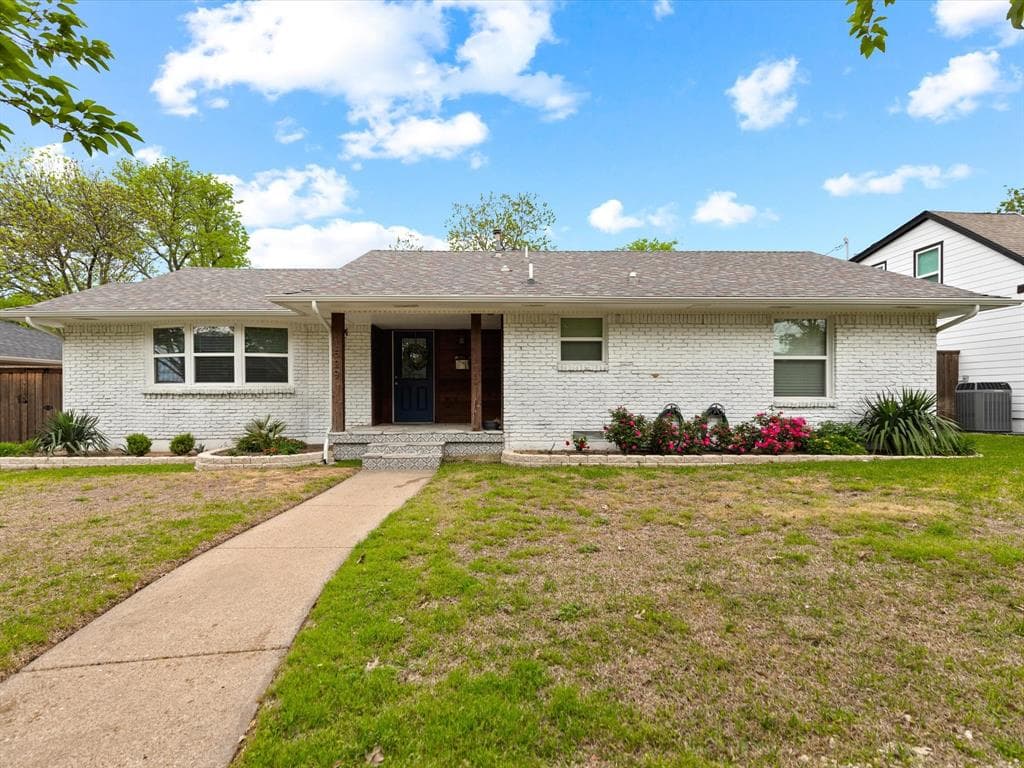 1529 Mapleton Dr