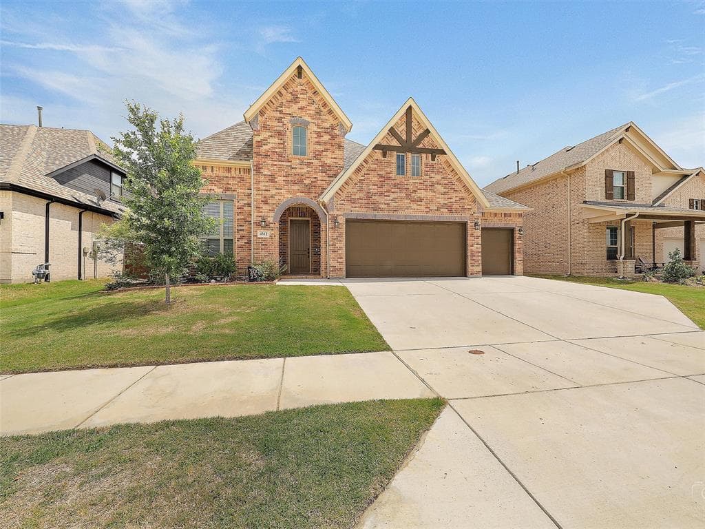 4312 Swallow Dr