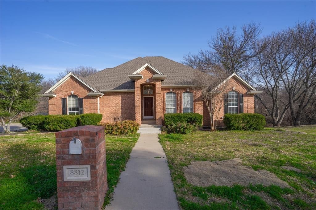 8812 Greenhaven Dr