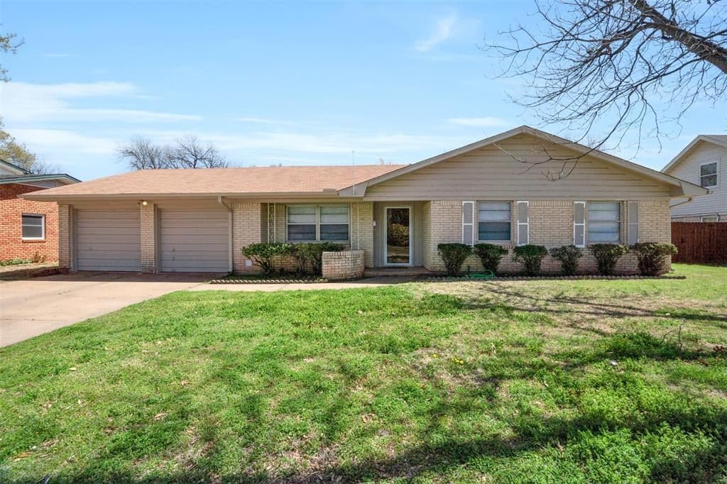 2811 Barrywood Dr