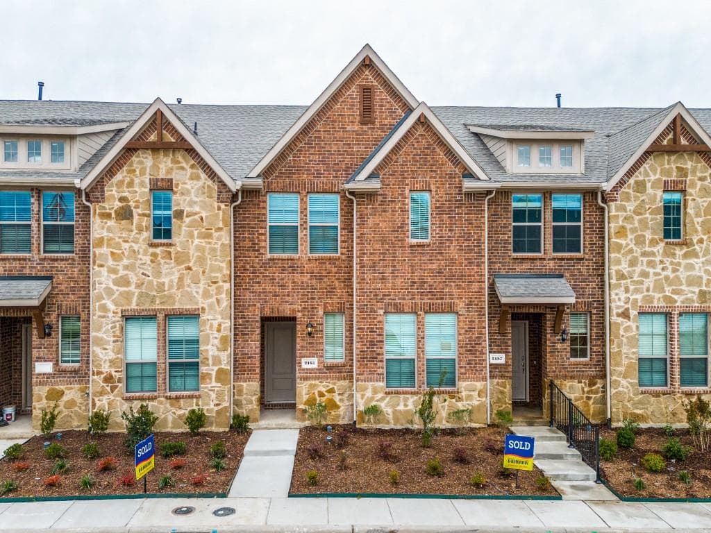 2161 Crooked Bow Dr