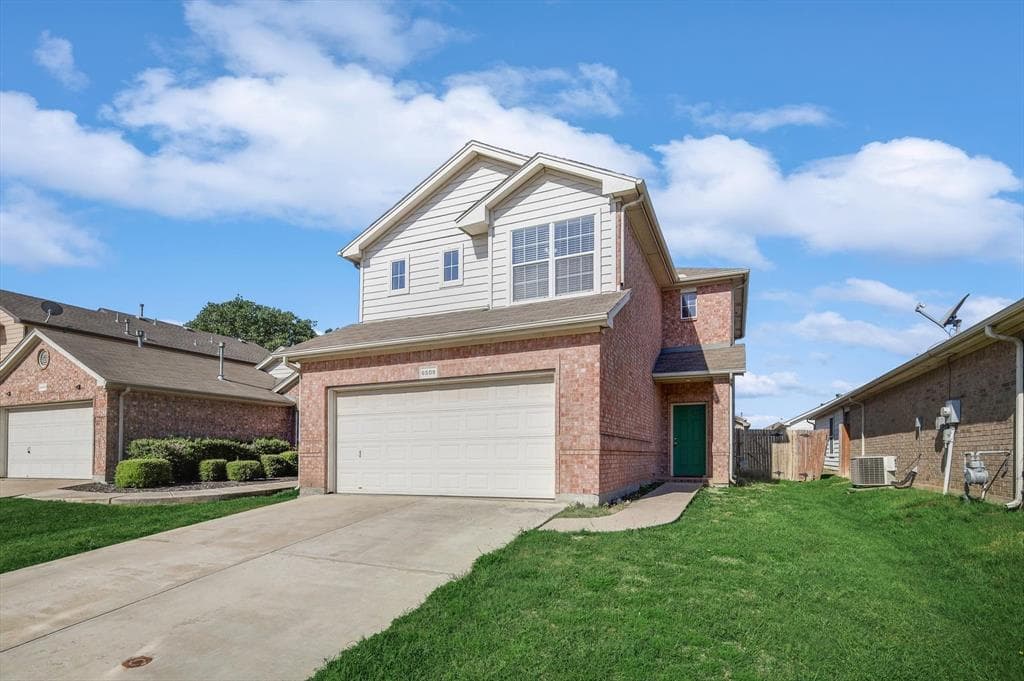 6509 Geneva Ln