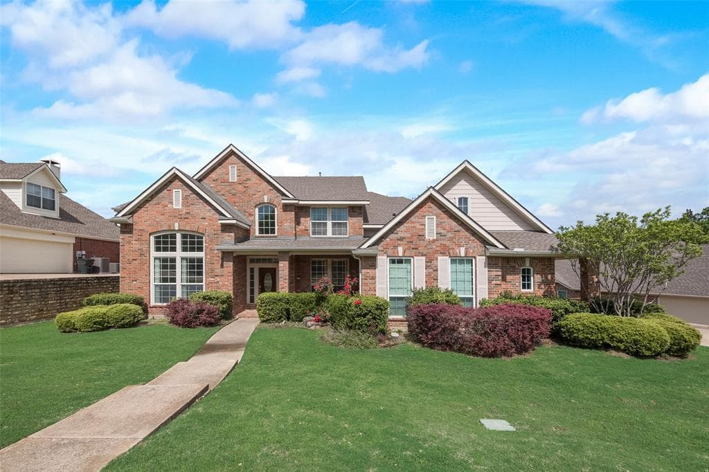1546 Parkside Cir