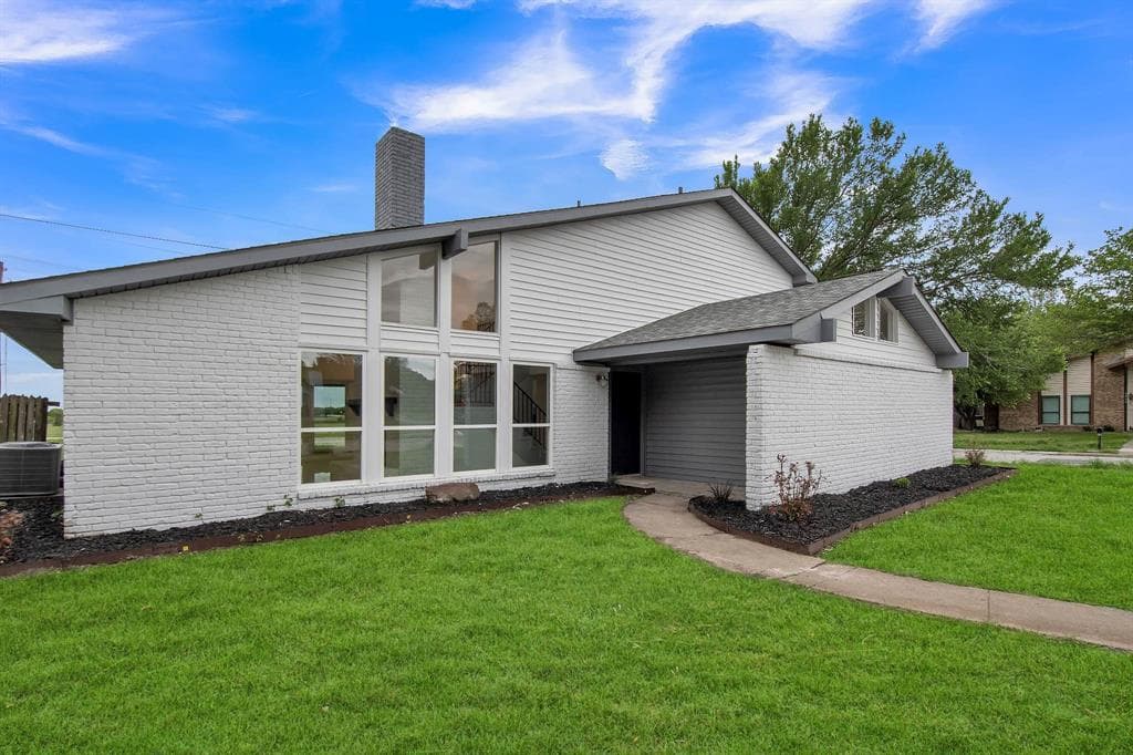 5326 Pensacola Dr