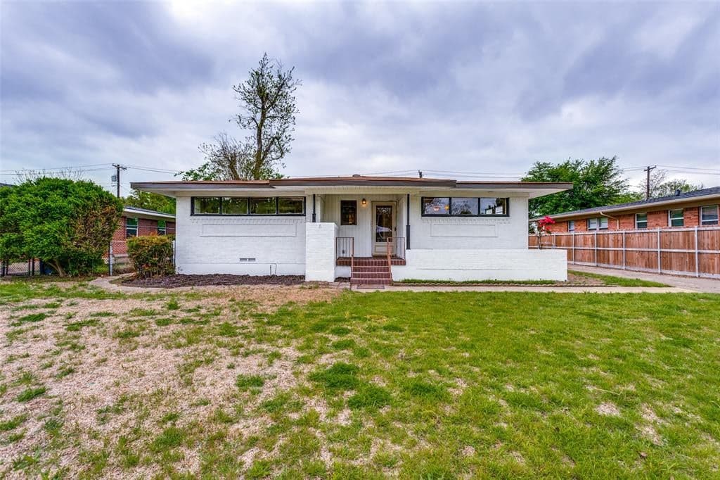 2110 Mockingbird Ln