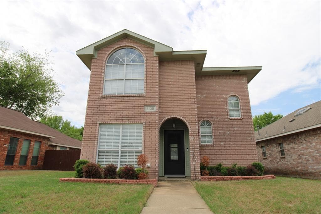 2128 Arbor Creek Dr