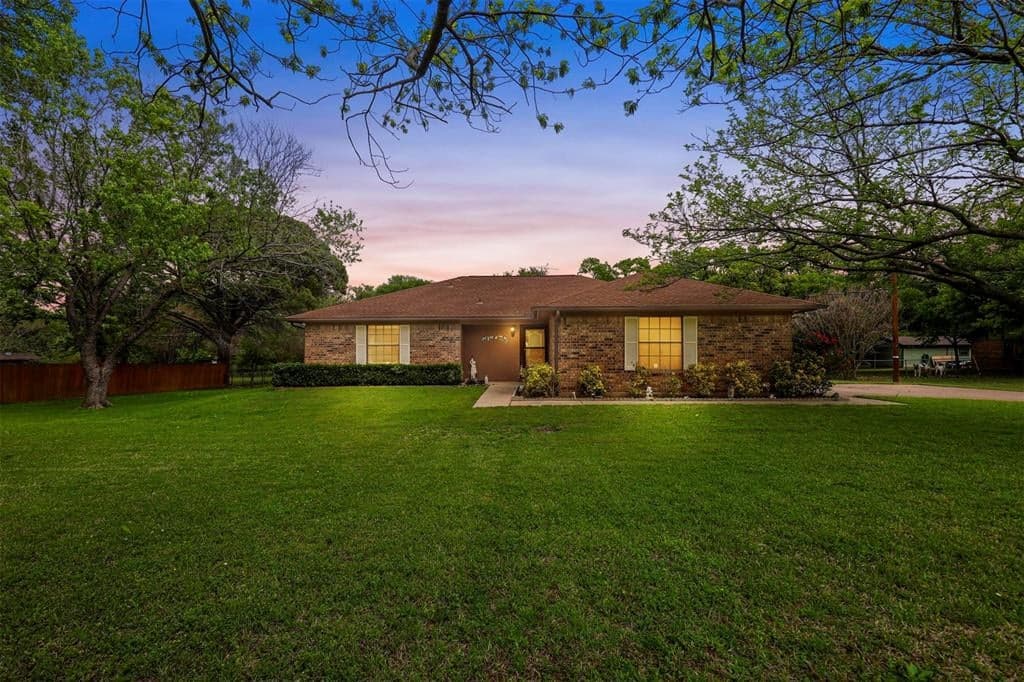 624 Donna Ct