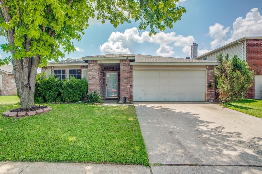 4613 Courtside Dr