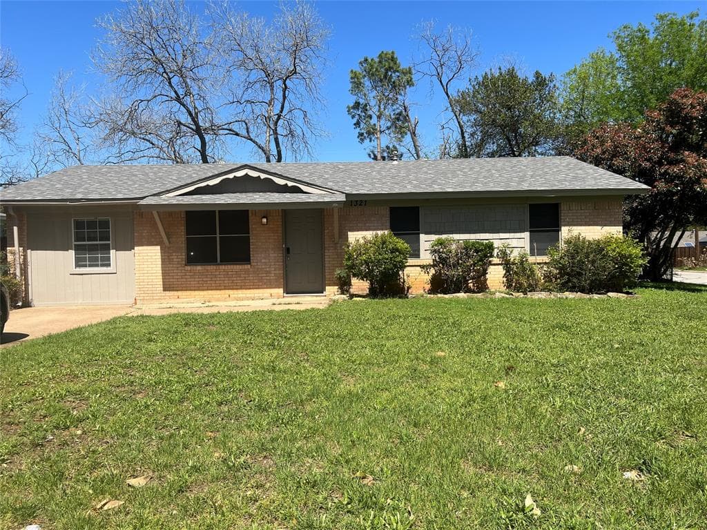1321 Bryan Dr