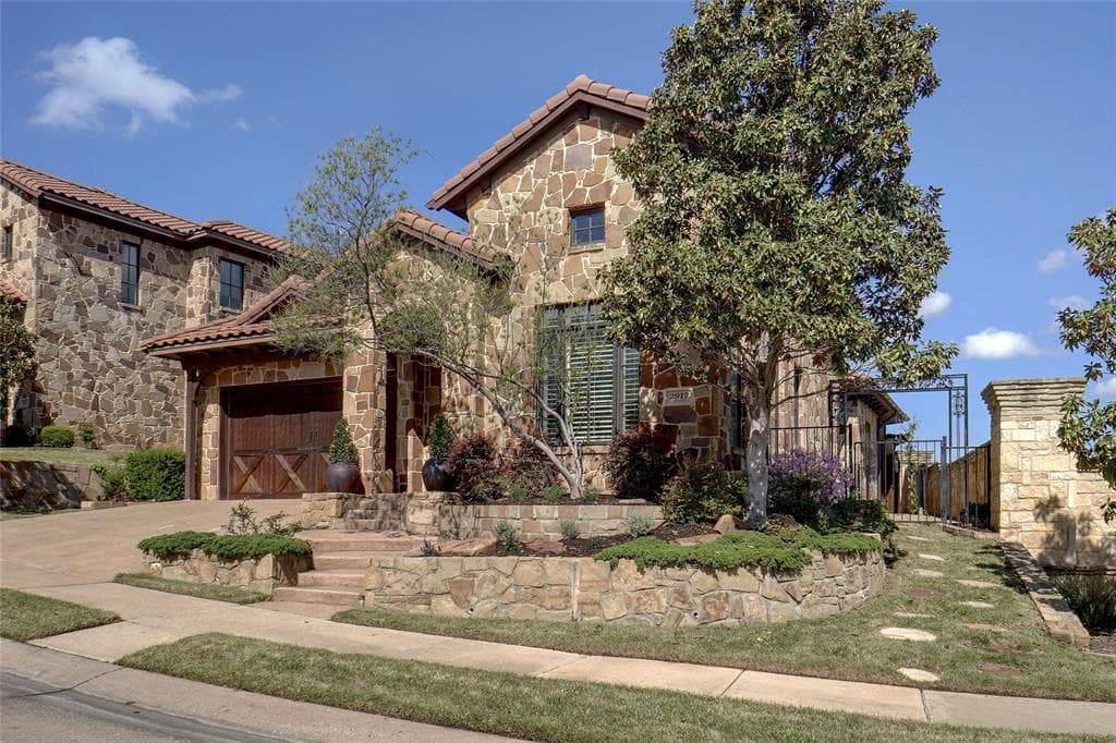 2917 Siena Dr