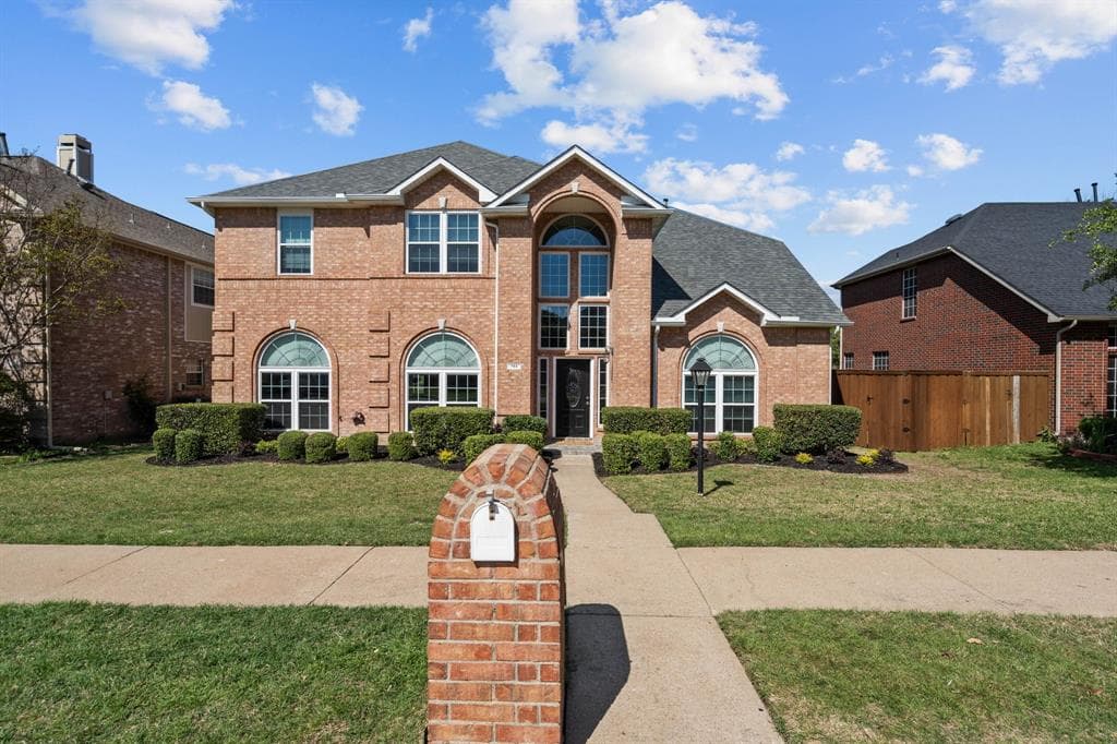 764 Rockefeller Ln