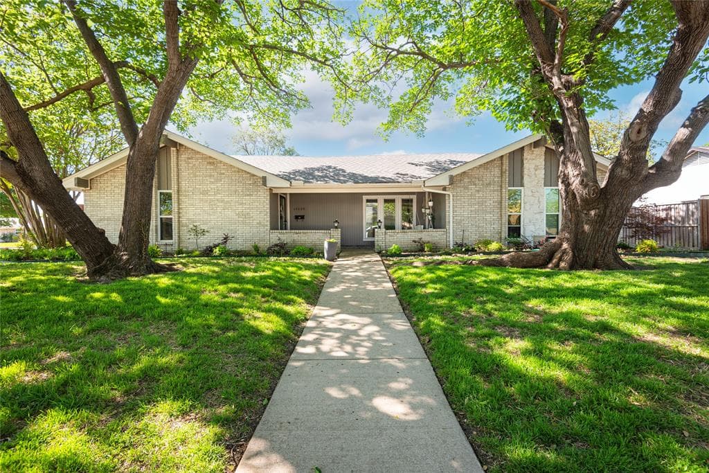 13230 Glenside Dr
