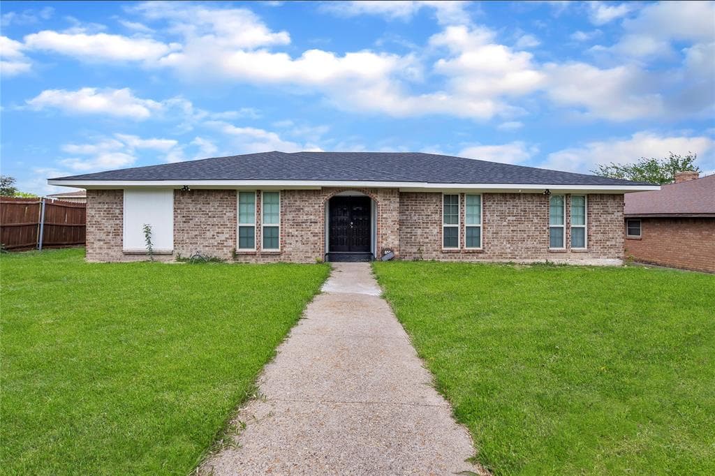 855 E Laureland Rd