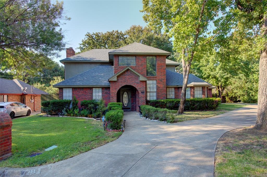 2202 Sand Creek Ct