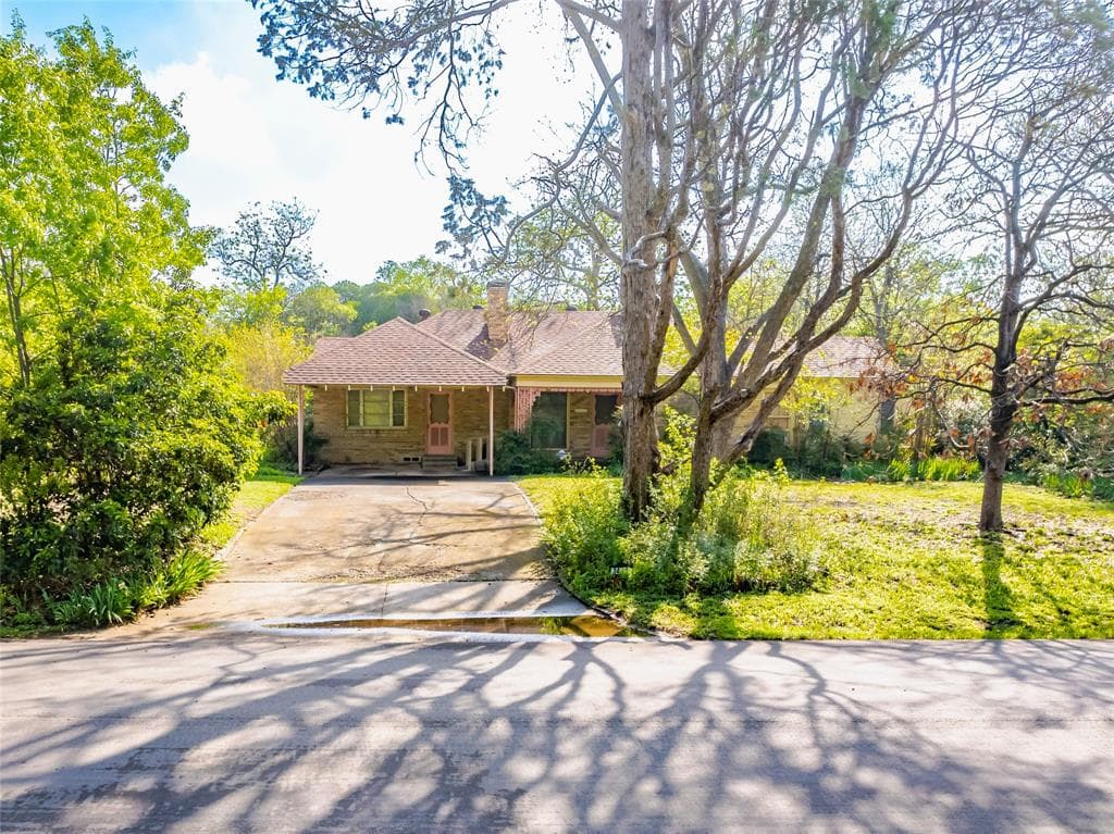 1408 El Campo Dr