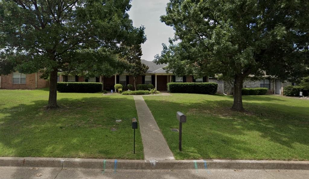 3209 Lexington Dr