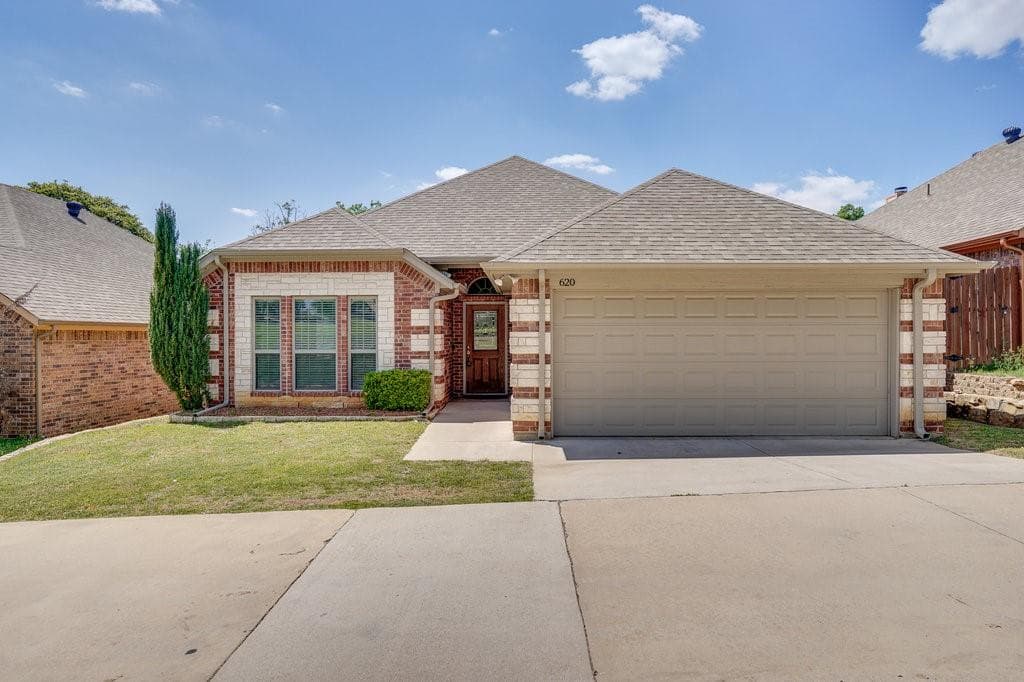 620 Sandy Ln