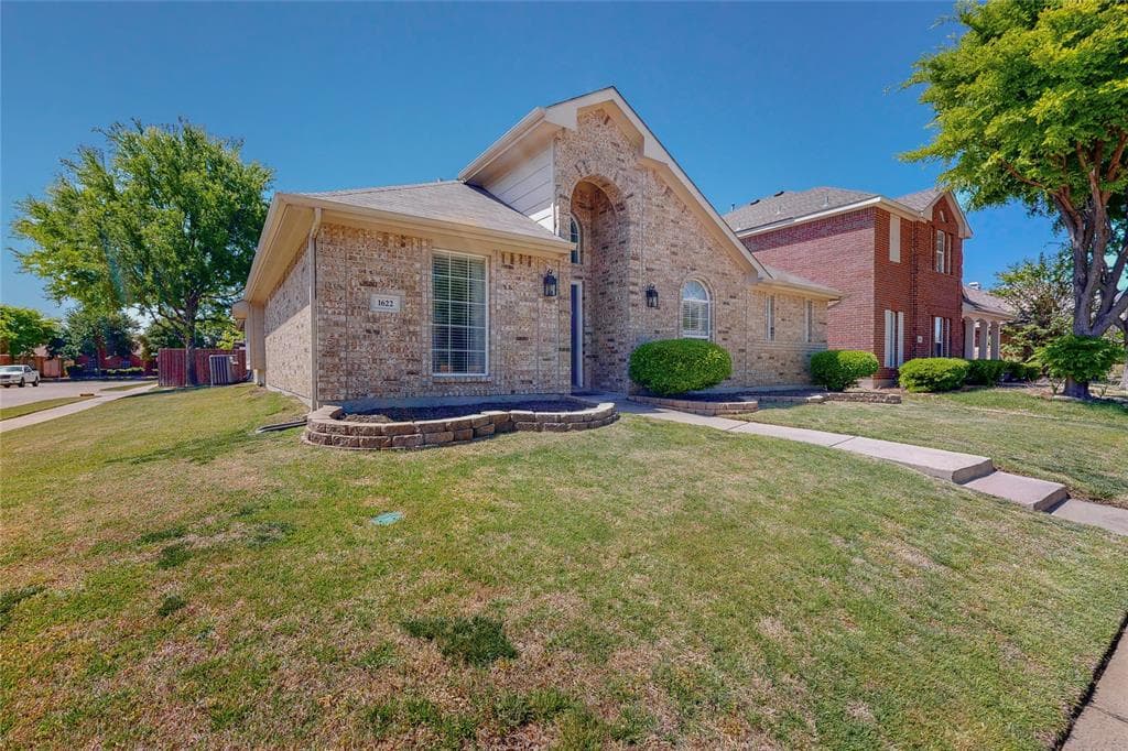 1622 Oak Brook Ln