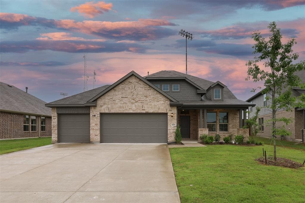 905 Hopper Ln