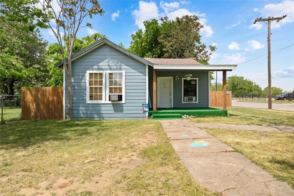 801 W Elm St