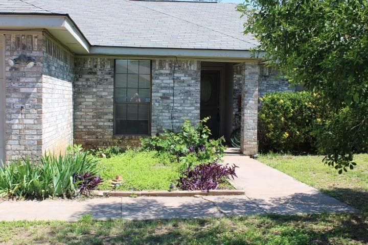 1318 Lawyers Ln