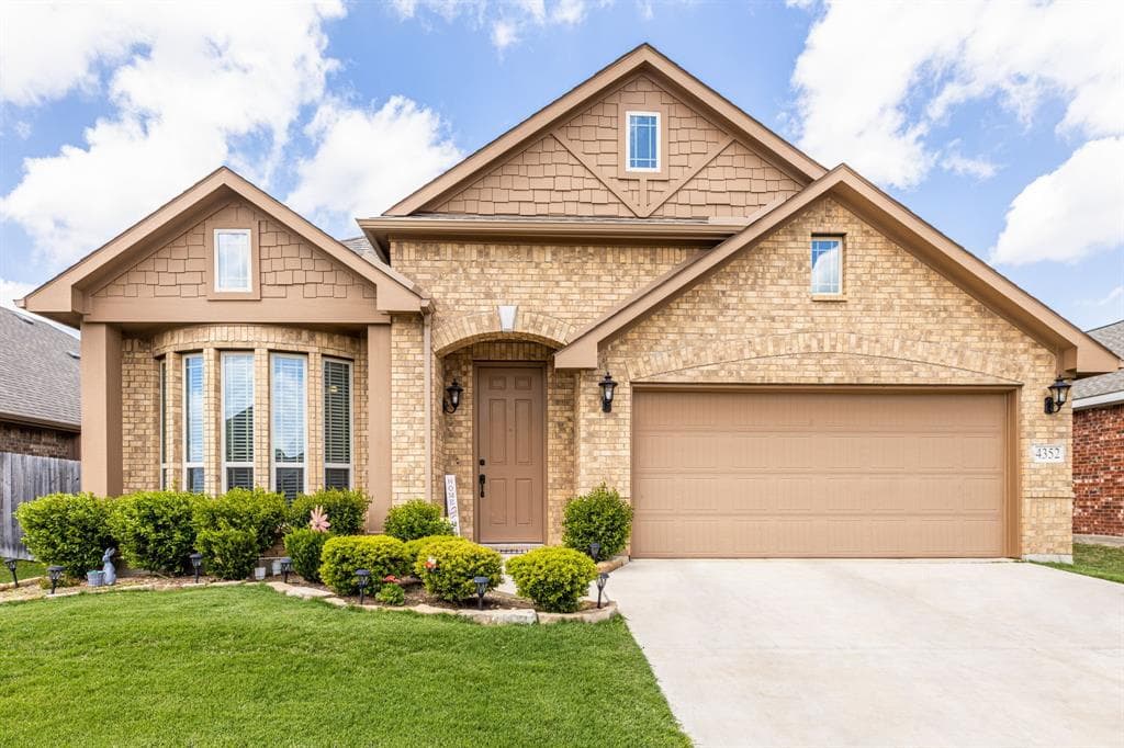 4352 Sweet Clover Ln