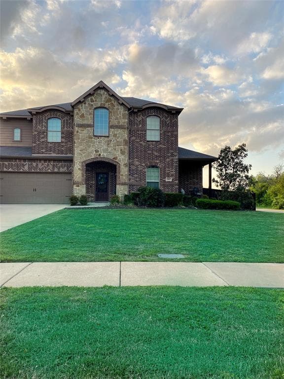 1603 Midlake Dr