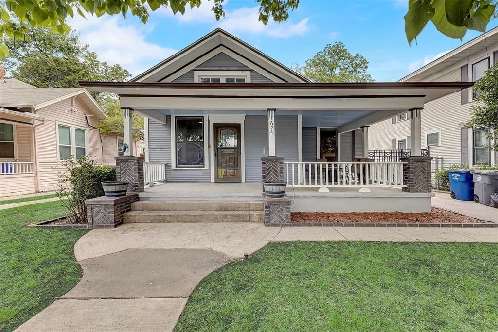 624 Woodlawn Ave