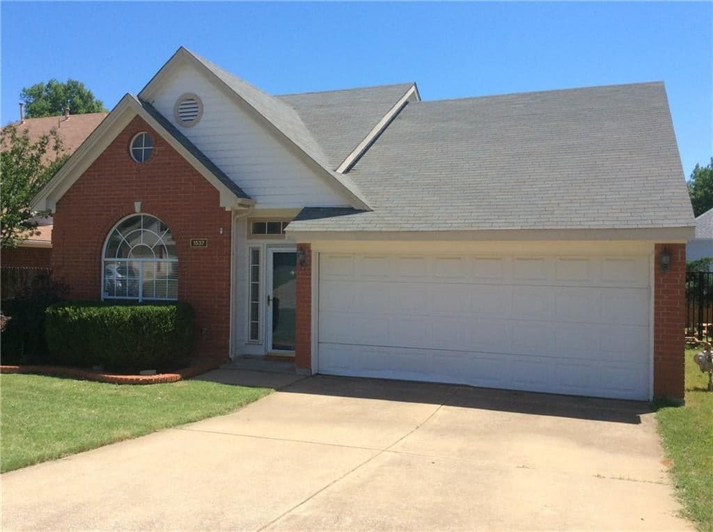 1537 Winslow Ln