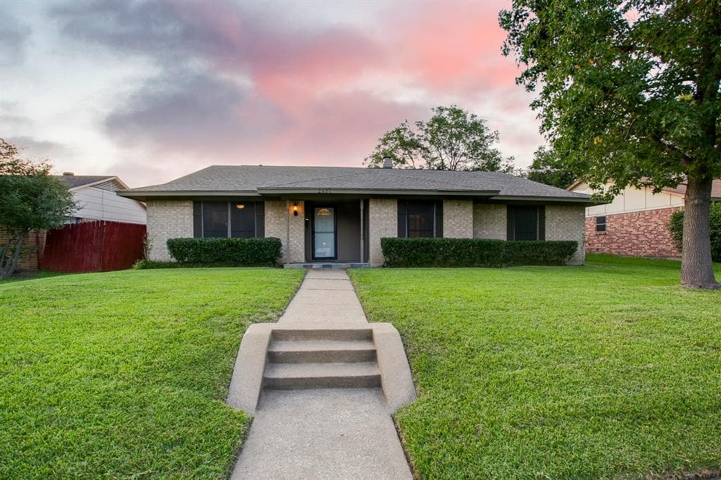 2401 Lovell Dr