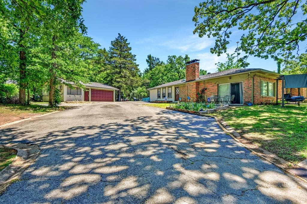 252 Woodlake Rd