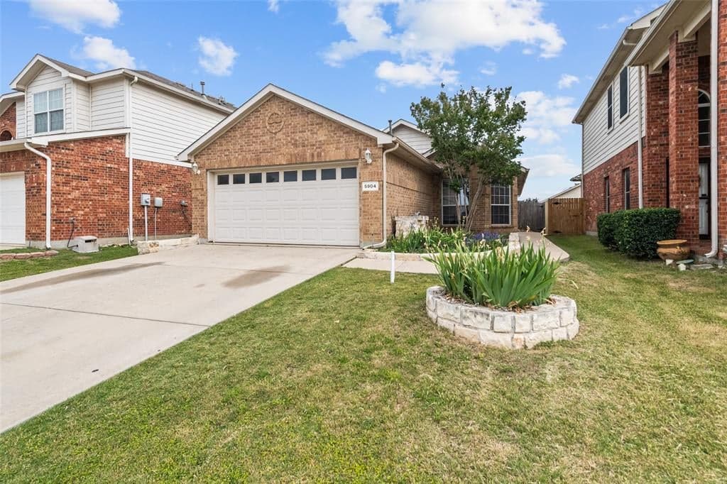 5904 Kristen Dr