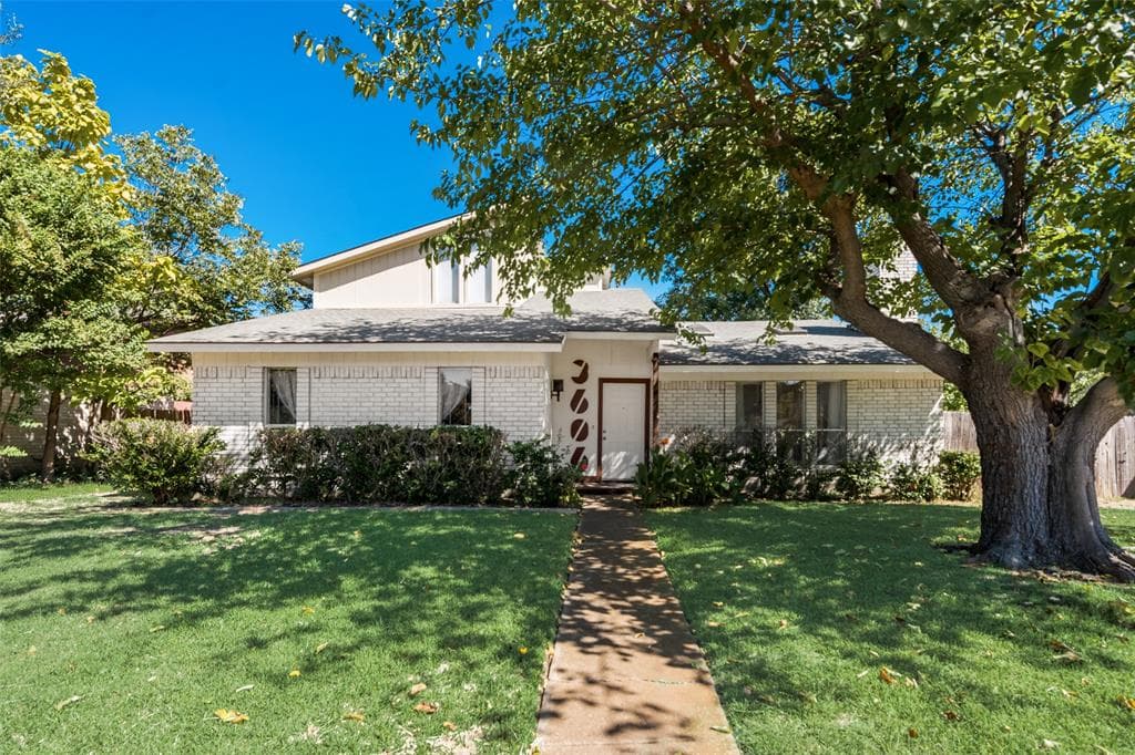 3606 Waldorf Dr