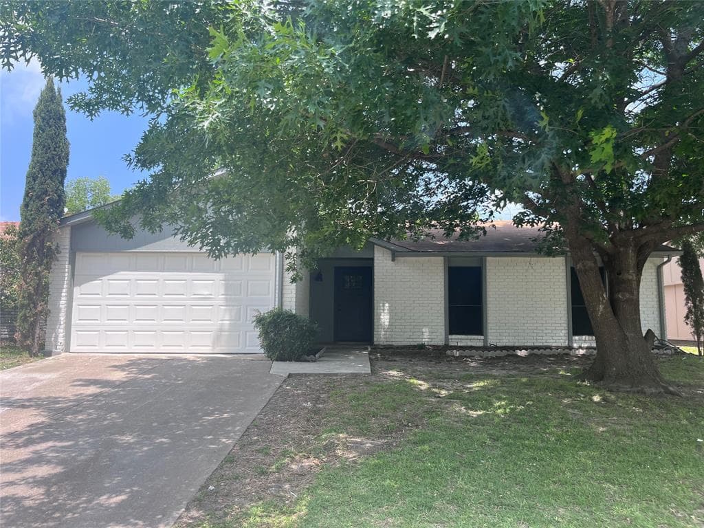 221 Rockcrest Dr