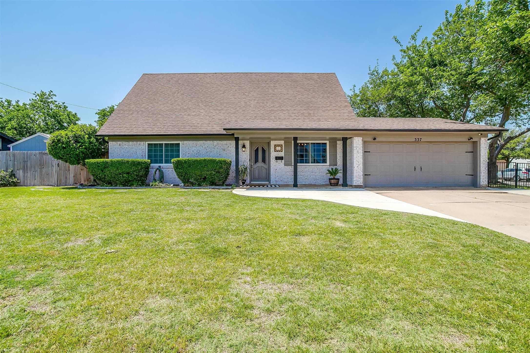 337 Nw Jayellen Ave
