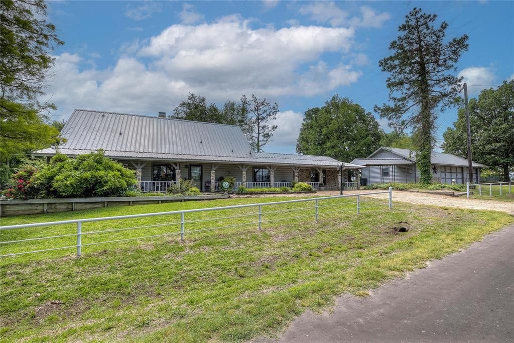 1377 County Road 2329