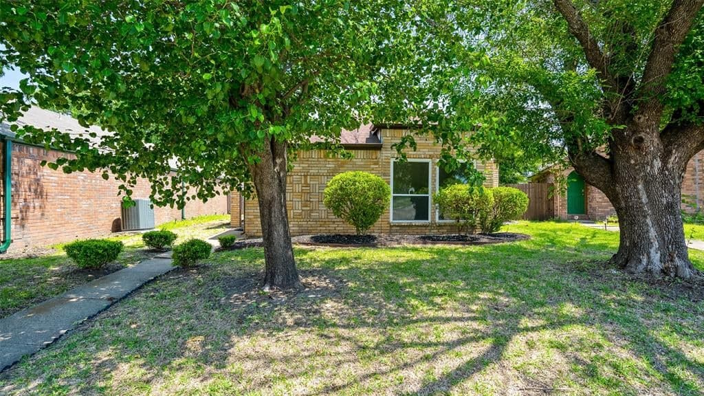 1230 Thistle Dr
