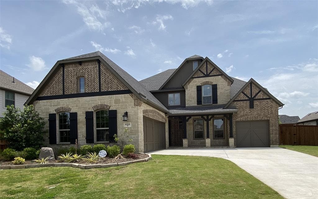 3202 Carrington Dr