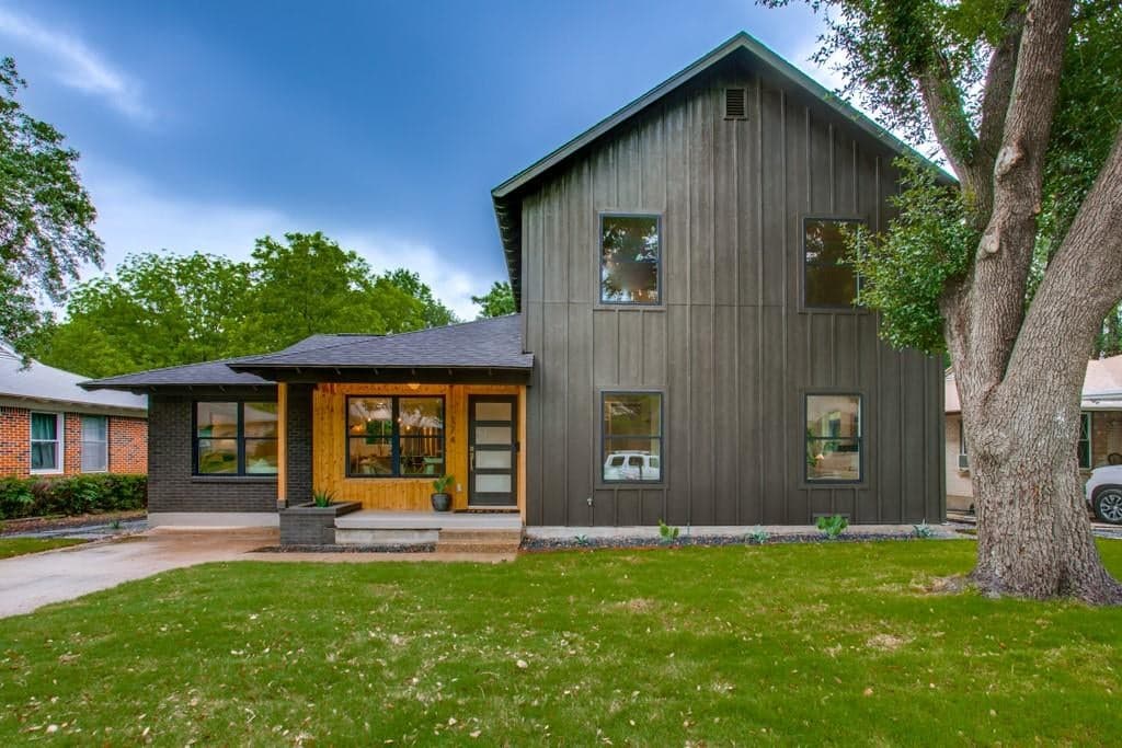 174 Leda Dr