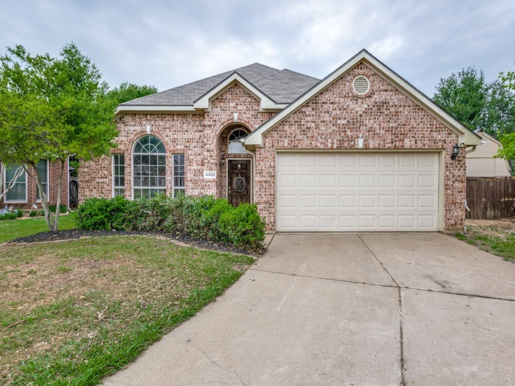 4403 Shadow Oak Dr