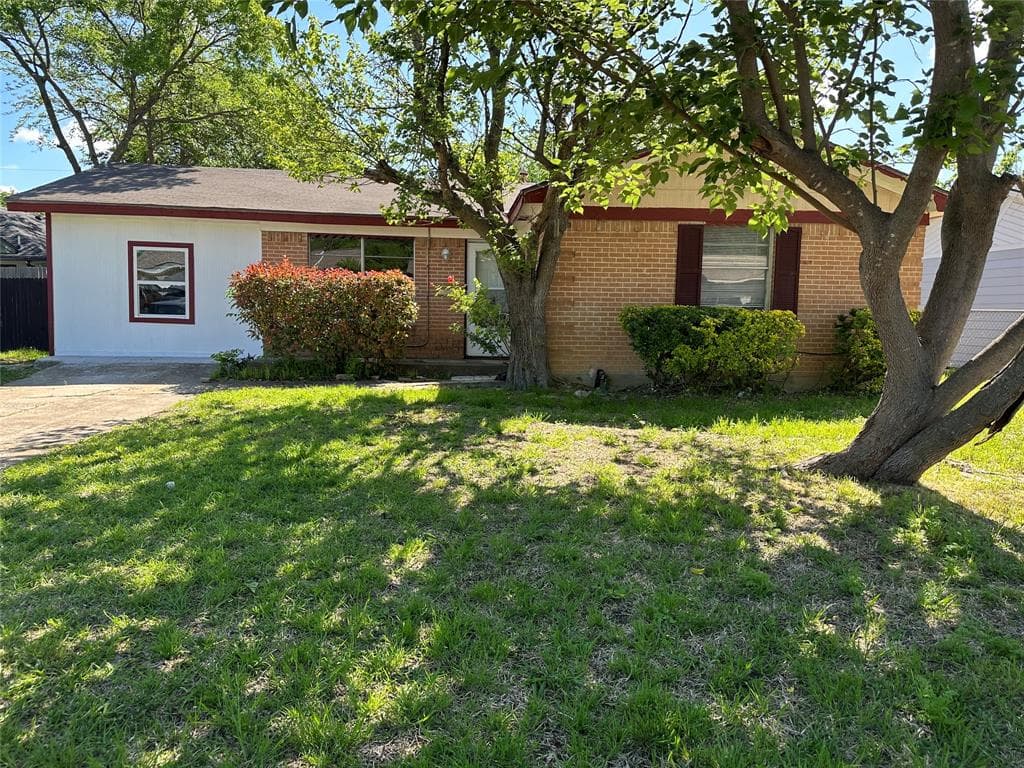 2004 Del Oak Dr