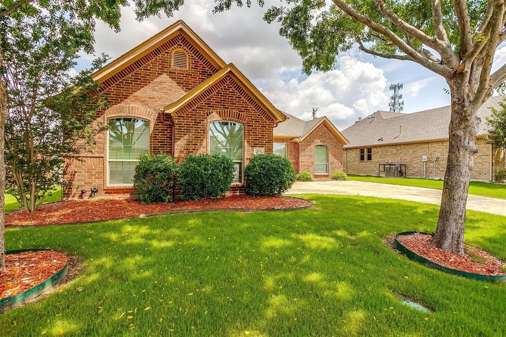 213 Parakeet Dr