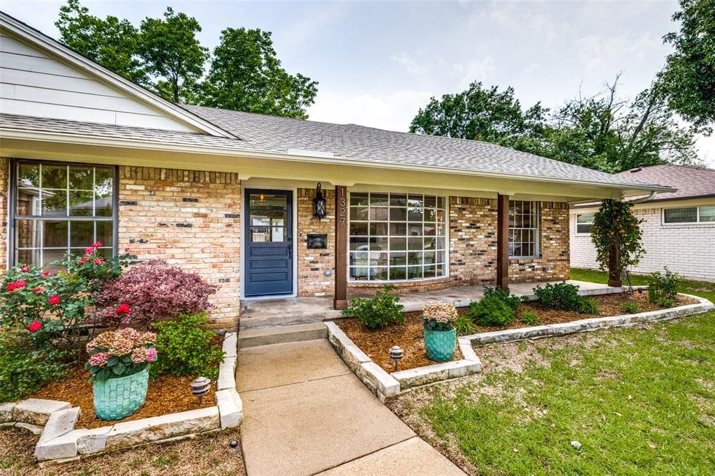 1327 Apache Dr
